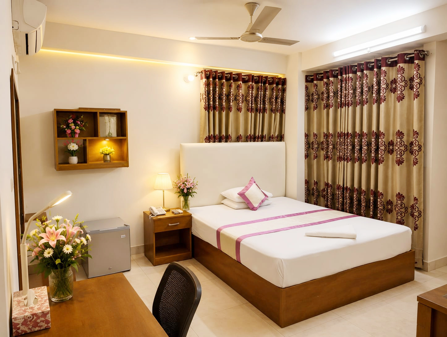 Deluxe Couple Room